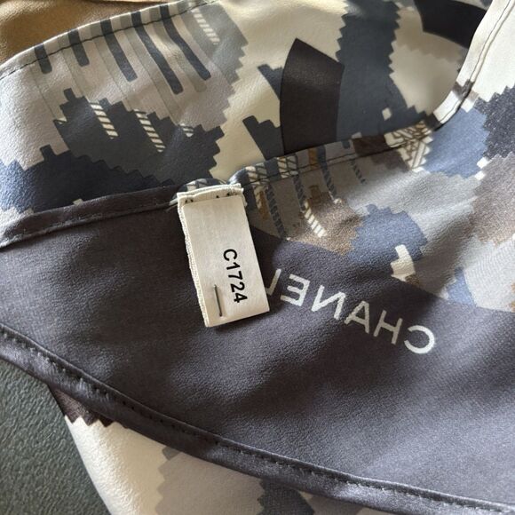 Authentic CHANEL Silk Logo Scarf CC Blue Triangle Square Abstract - Picture 5 of 7